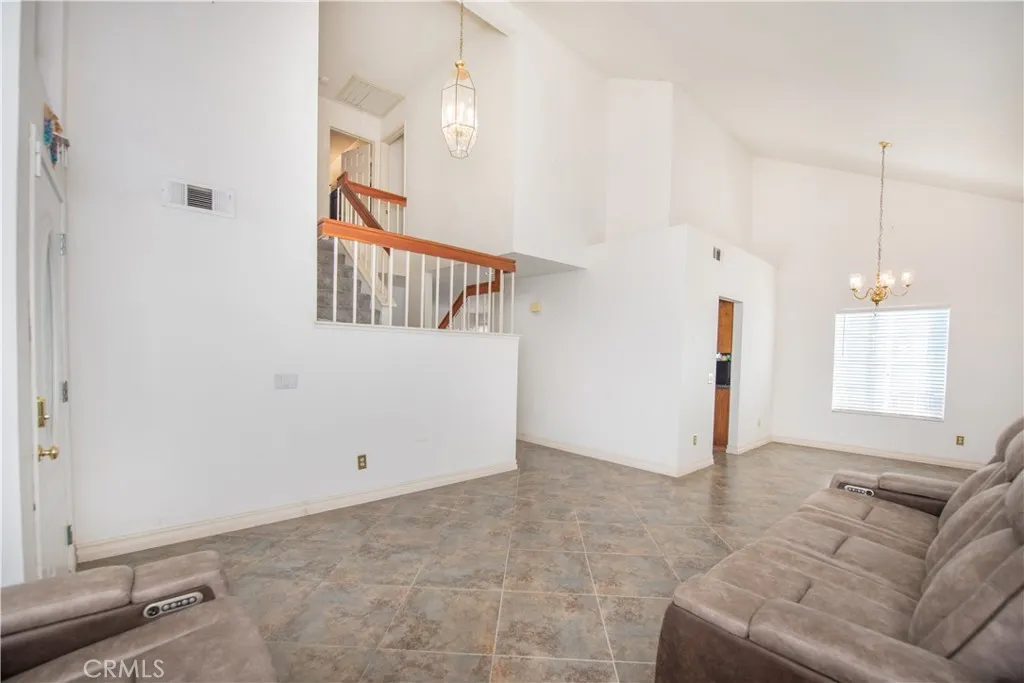 1741 Mojave View Circle, Corona, California 92882 home-pic-3